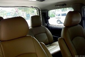 Interior de Van de 7 asientos para 1 - 5 personas