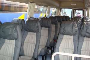 Autobús de 28 asientos para 6 - 14 personas